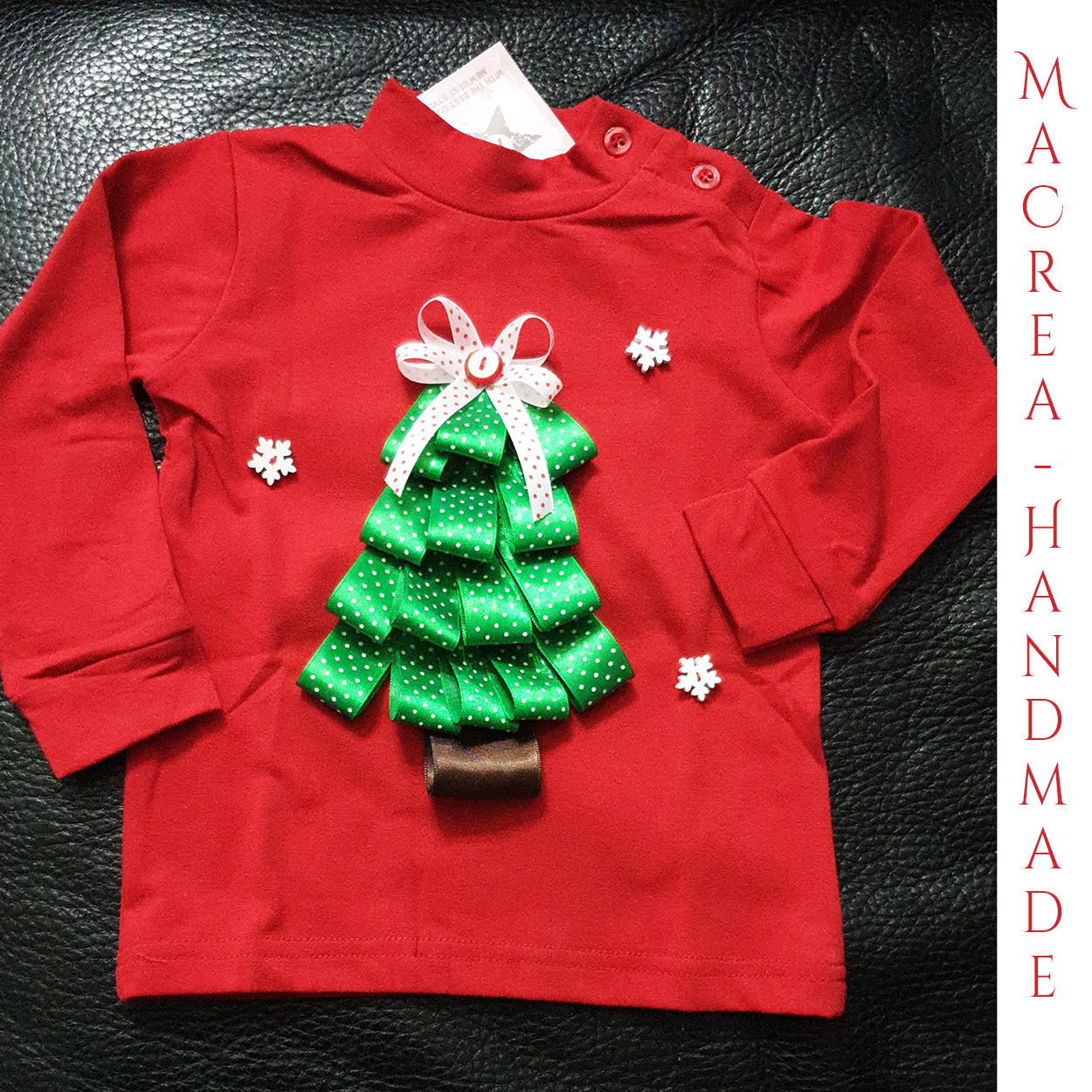 Maglietta natalizia cucita a mano by Macrea